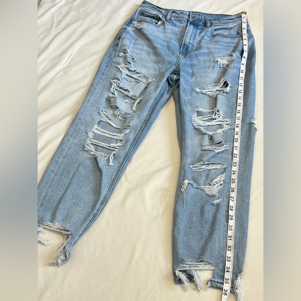 American Eagle Stretch Women’s Distressed Light Blue Mom Jeans Size 6 Short - Picture 6 of 14
